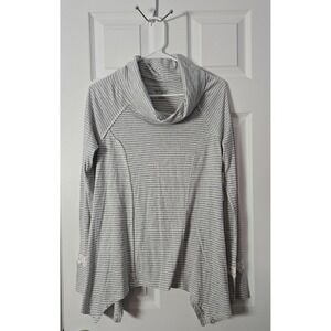 New Directions Womans NWT Long Sleeve Blouse Size Small.